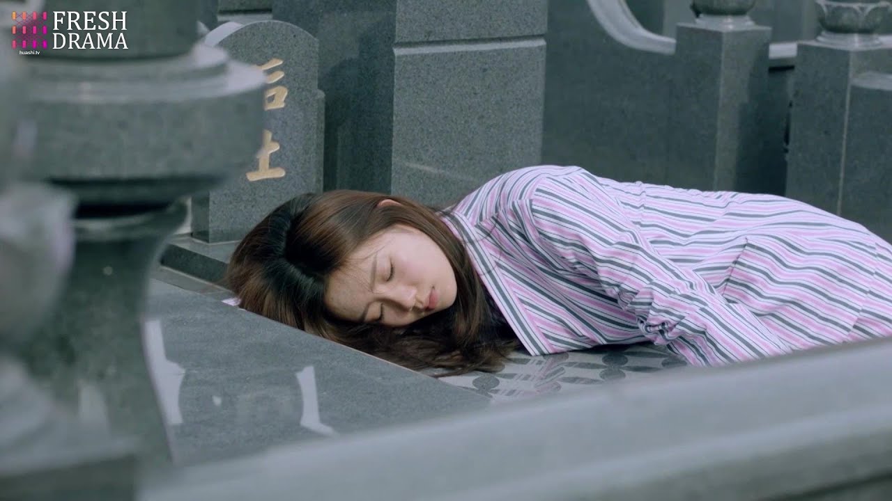 She fainted in front of his grave. Finally, her missing husband showed up.