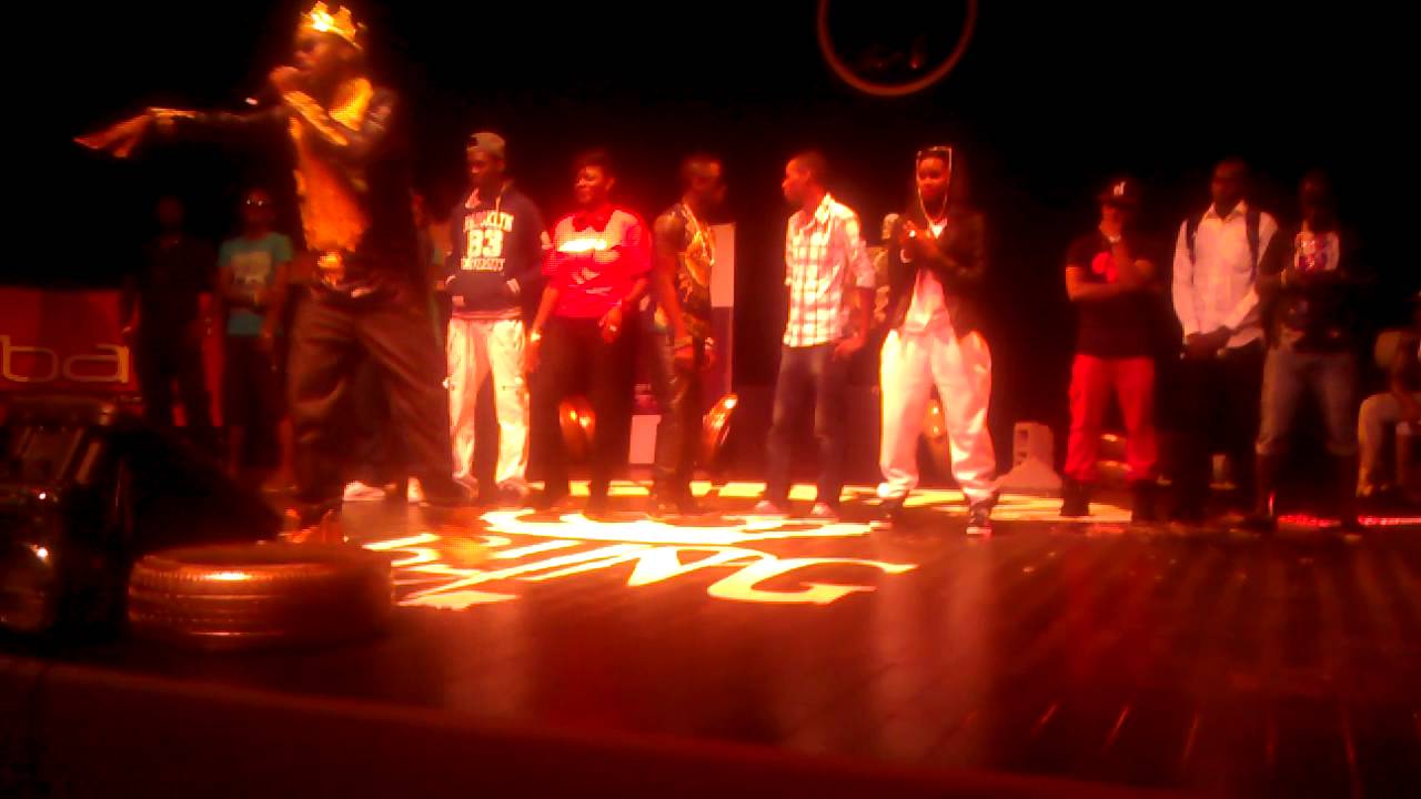 KOBA BUILDING en concert solo a l institut franç..