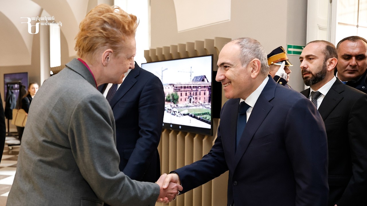 Վարչապետն այցելել է Վարշավայի թագավորական ամրոց-թանգարան