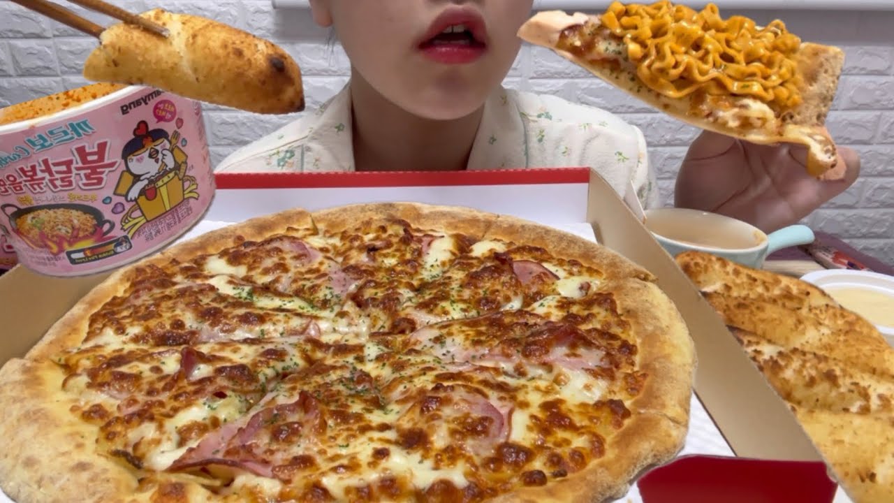 [먹vlog] 피자스쿨 까르보네피자🍕 꿀조합 메뉴! 겉바속쫀 크림치즈꽈배기, 까르보불닭볶음면 먹방 🤤