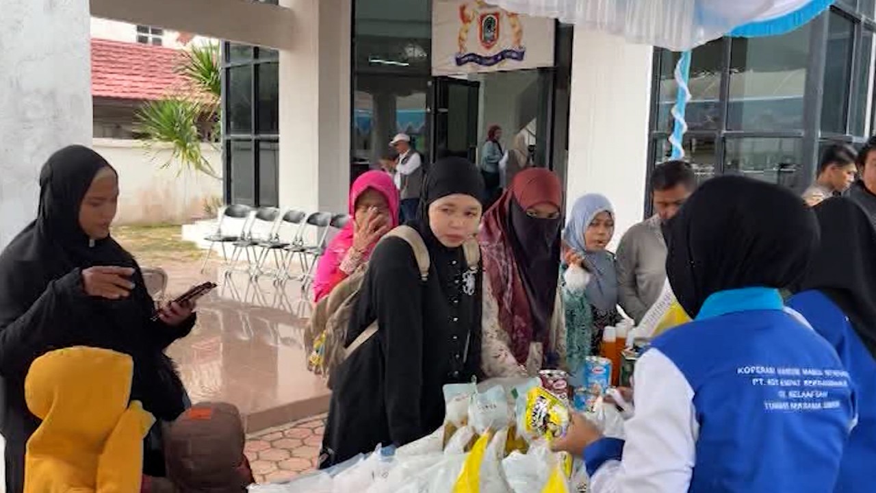 JELANG BULAN RAMADAN 1447 Η KADIN KALSEL GELAR PASAR MURAH