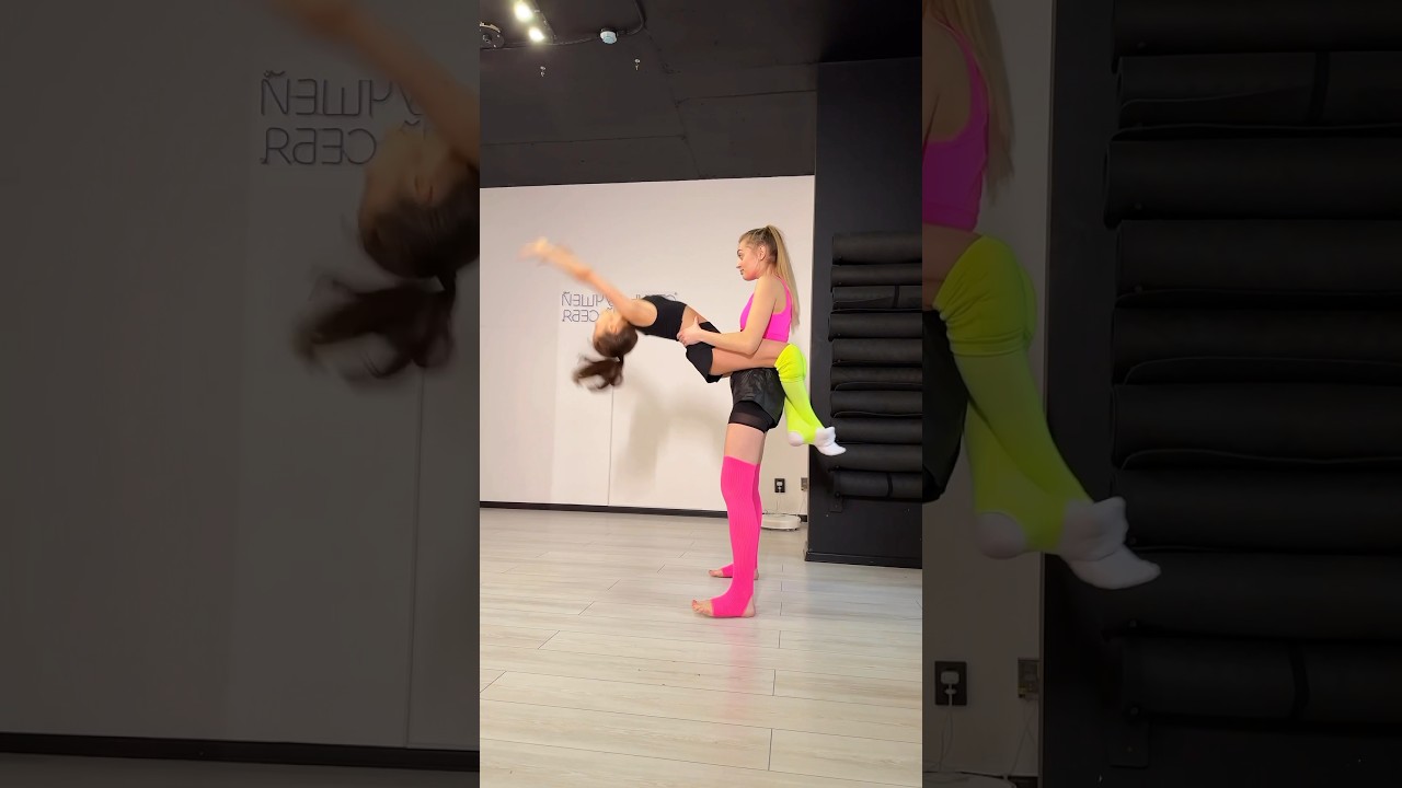 Rate  our acrobatics 🤪🙌 @Belitskay  ❤️&zwj;🔥#acrobatics