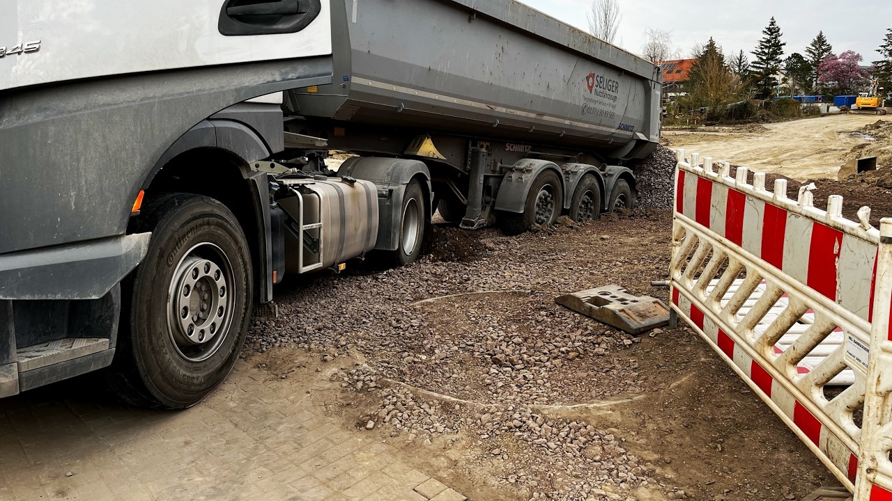 M-am blocat cu camionul– cu vola m-au scos, apoi am tras și eu pe altul!