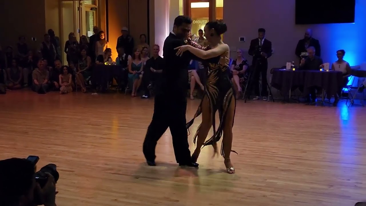 Argentine Tango Martina Waldman & Alex Moncada bailan No me extraña - El Cachivache Quinteto