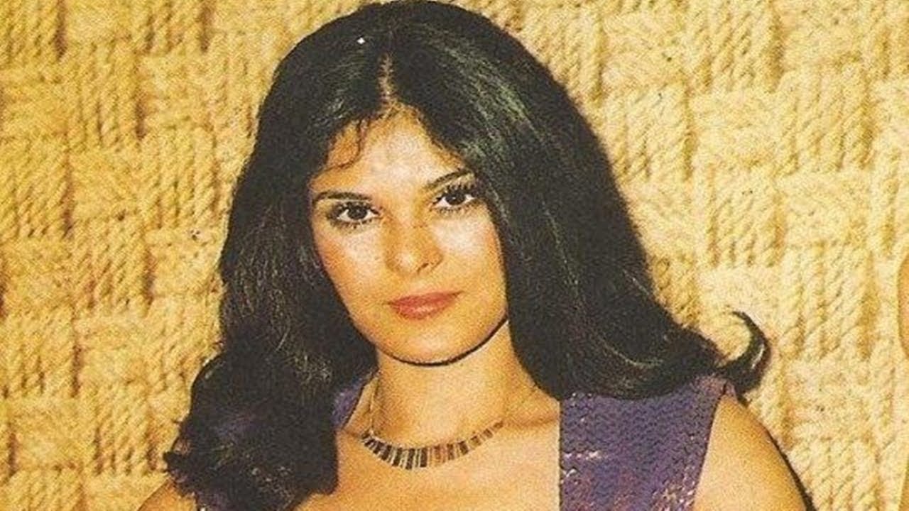 هل تذكرون الفنانة هناء ثروت نكشف عن سر إعتزالها الفن ومن هو شقيقها الفنان المشهور