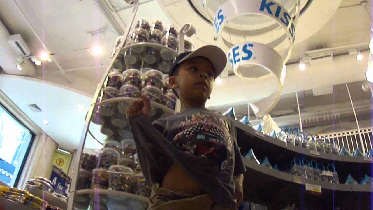 NYC - The Hershey Store - Marco