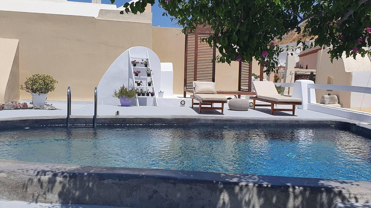 Kalitsi Canaves, Santorini, Greece | Travel With Navya