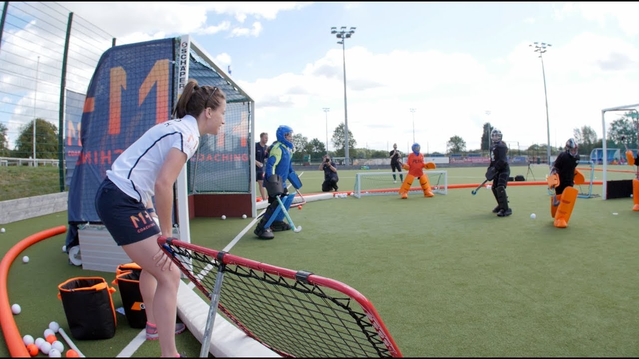 Crazy Catch at MH1 | Maddie Hinch's first hockey goalkeeping coaching camp