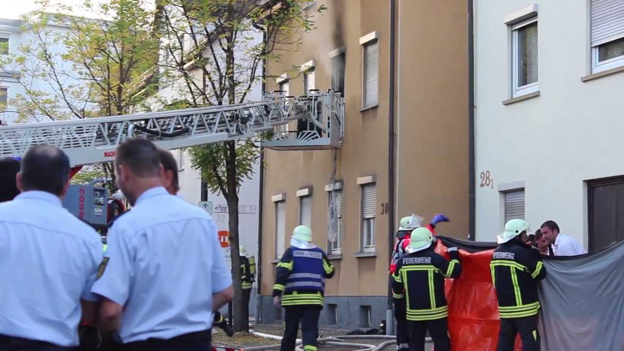 Explosion bei Geb&auml;udebrand. 1 Toter - Waiblingen