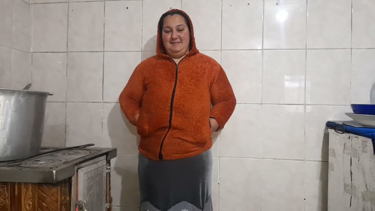 Specialitatea casei Costă afumat și varză 