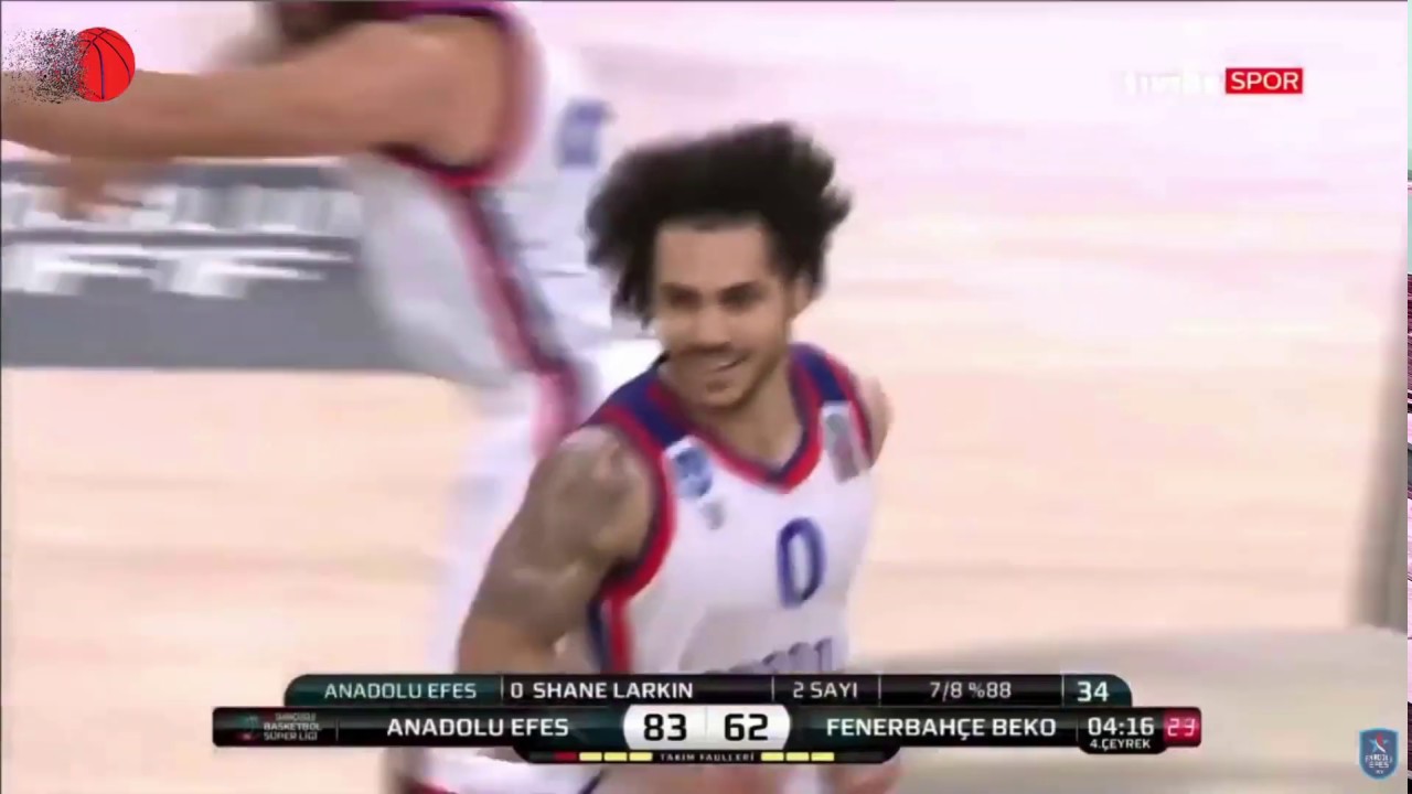 Shane Larkin & Vasilije Micić against Fenerbahce.