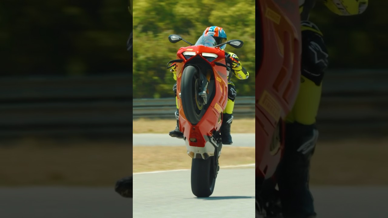 Ducati Panigale V4S v BMW S1000RR full video on the MCN channel #ducati #panigale #v4s #bmw #s1000rr