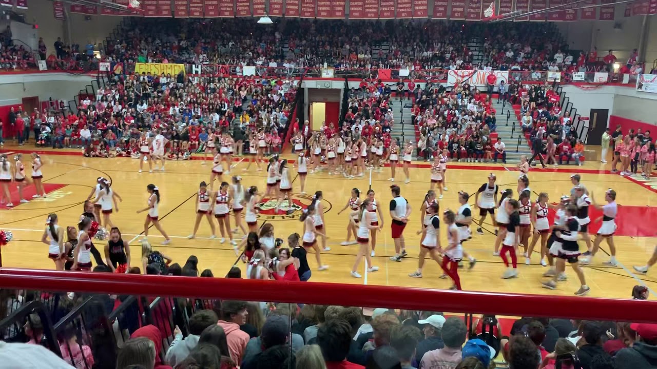Hinsdale Central Cheerleading Homecoming 2019