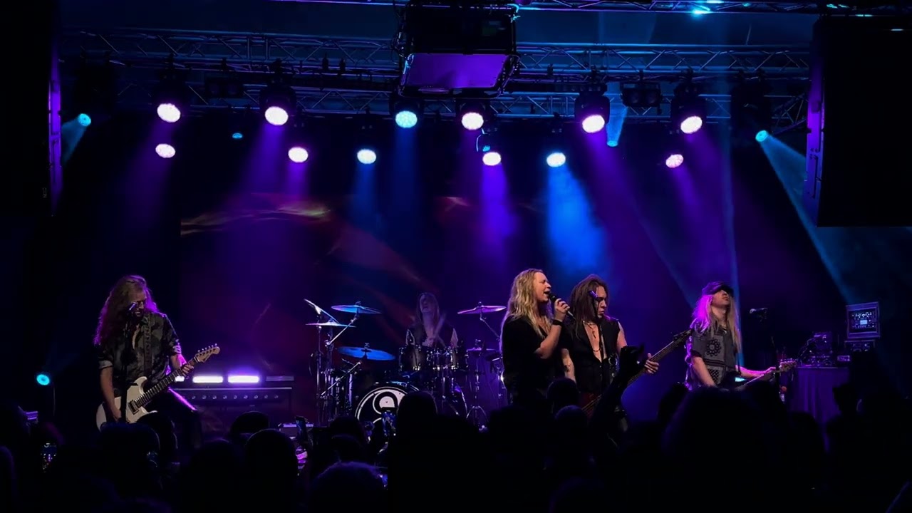 Shiraz Lane - Live a Little More @ Tiivistämö, Helsinki 25-10-25