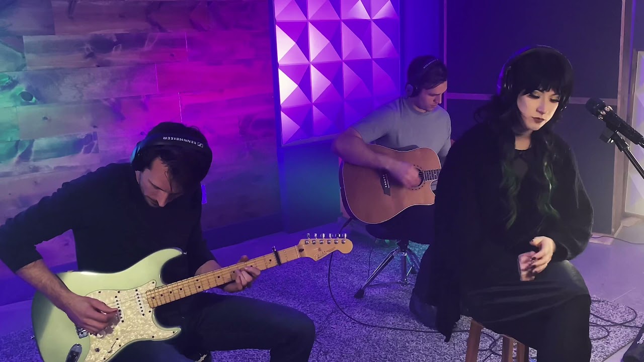 I&rsquo;m With You - Avril Lavigne Live Session Cover at Capital House Studio (Acoustic)