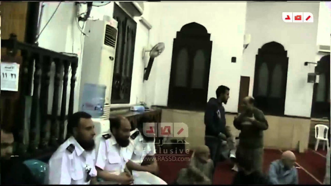 لحظة اطلاق النار علي المسجد الذي يعقد به مؤتمر الضباط الملتحين