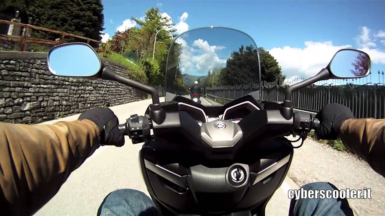 Yamaha X-Max 400 - Onboard