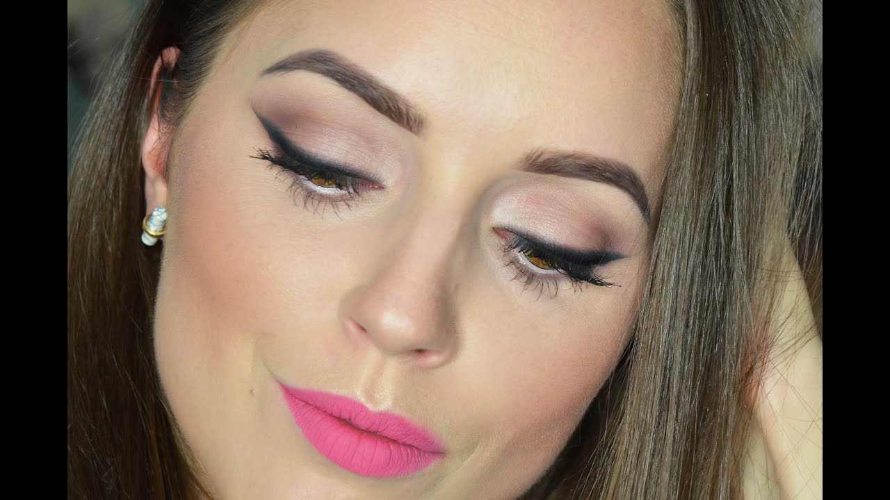 Simple Smoked Out Winged Eyeliner | Jednoduché rozmazané kočičí linky