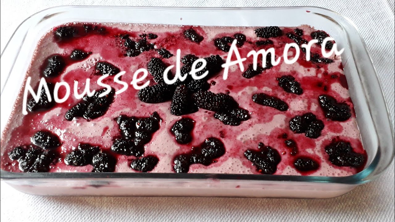 Mousse de Amora com a fruta.