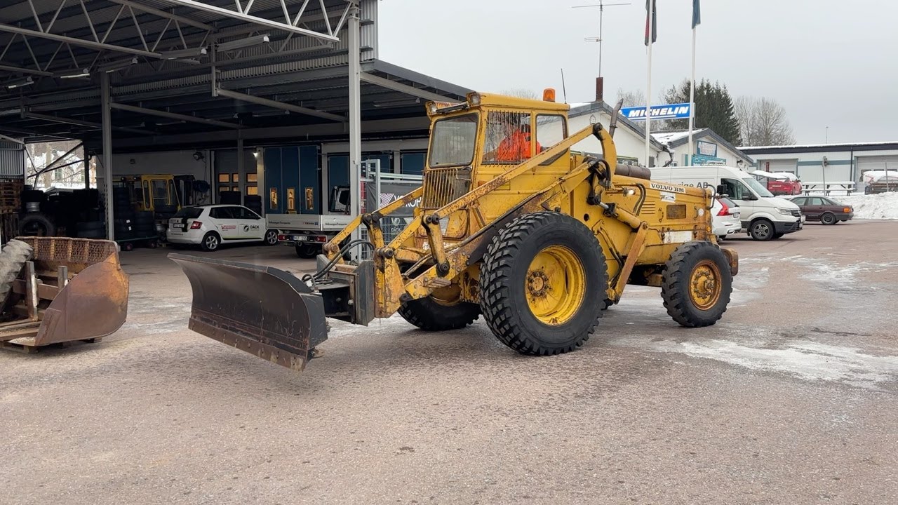 K&ouml;p Baklastare Volvo BM LM 621 med redskap p&aring; Klaravik