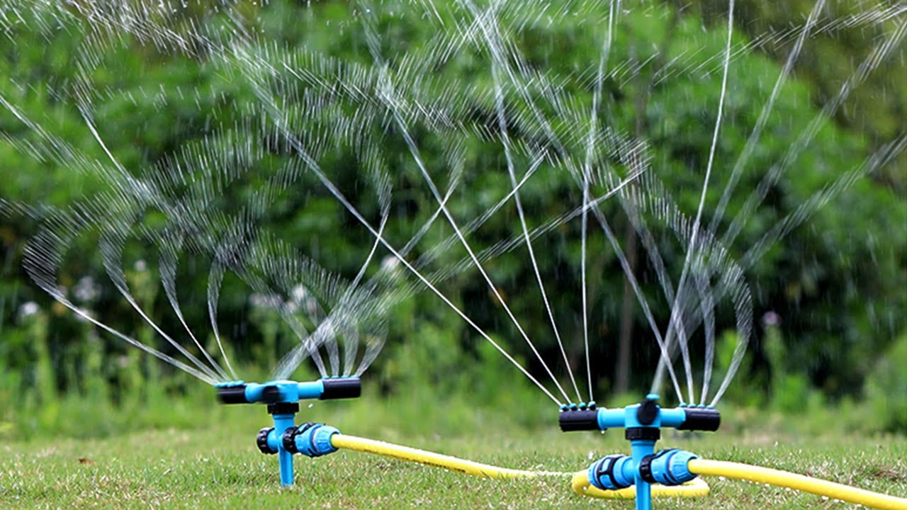 Automatic 360&deg; Rotation Garden Sprinklers 2020 &mdash; Save water and money!