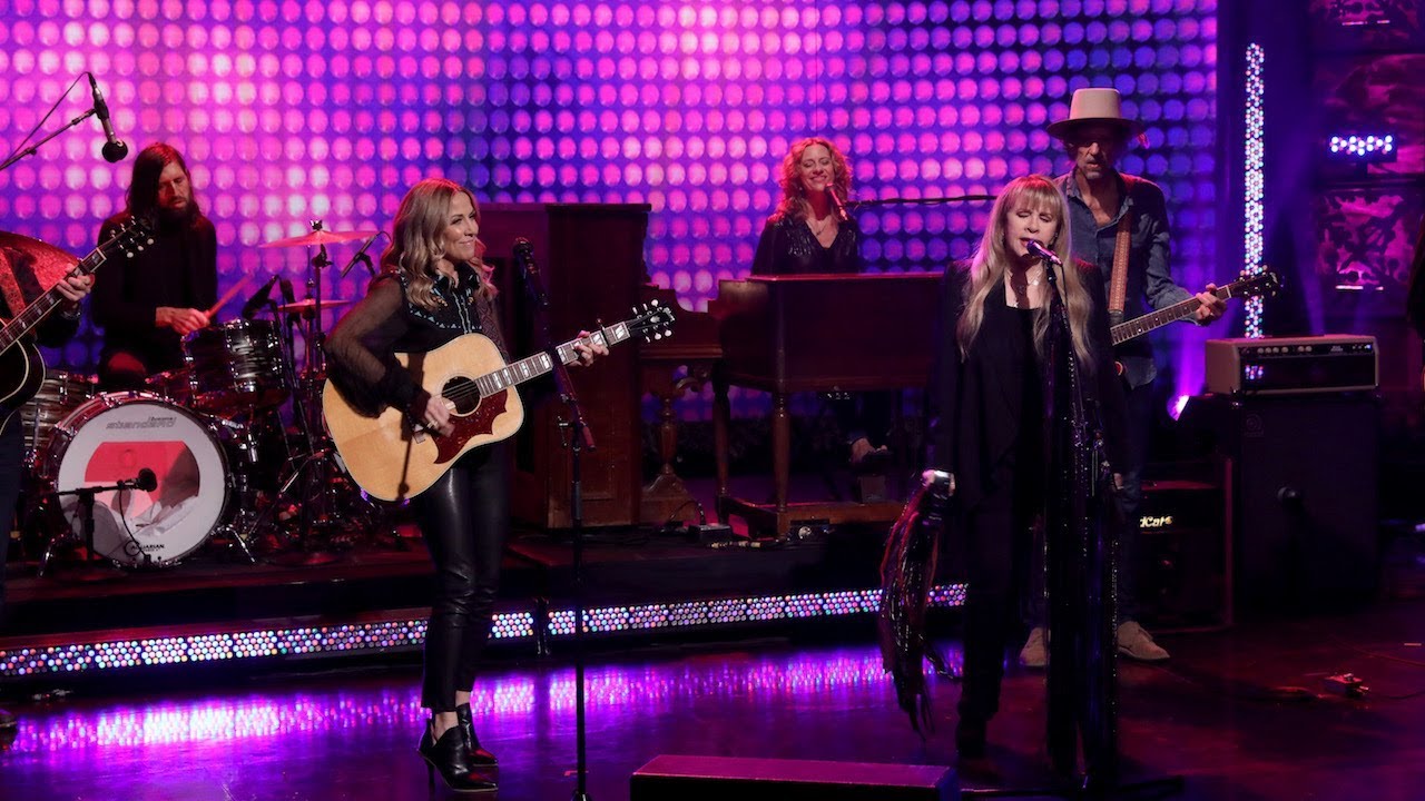 Sheryl Crow & Stevie Nicks Perform 'Redemption Day' - Digital Exclusive