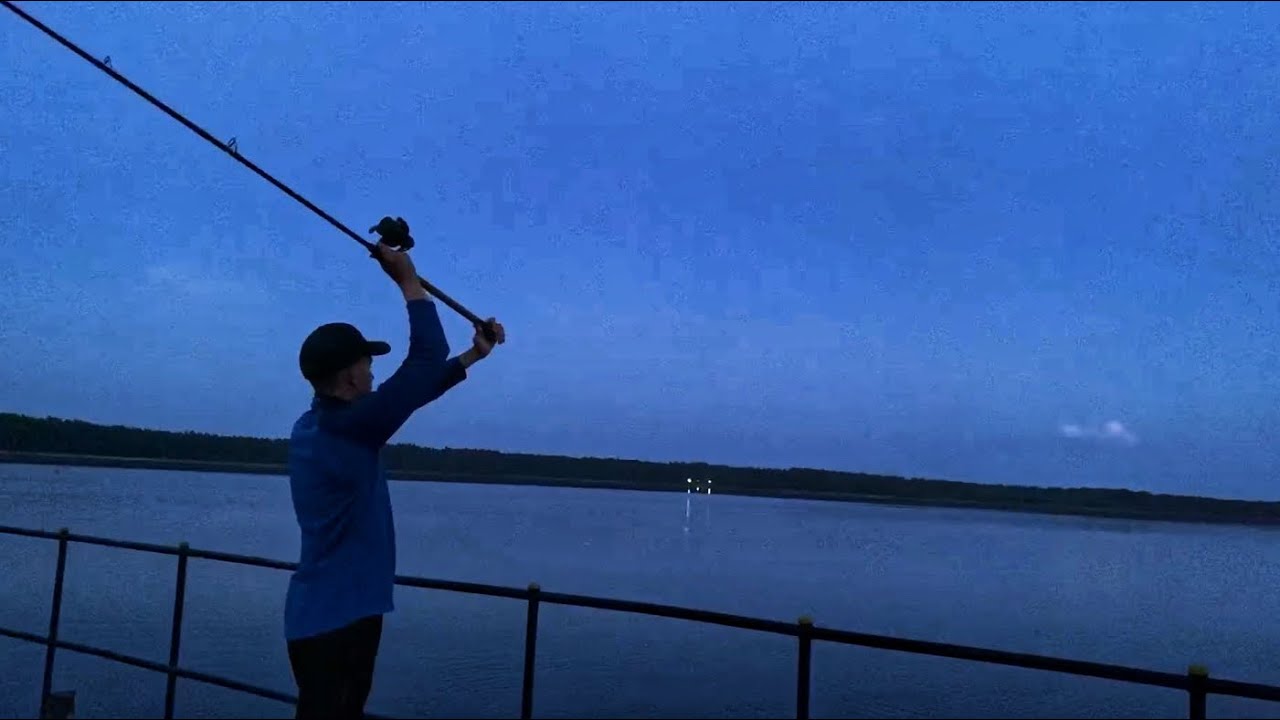 НІЧНА Фідерна риболовля на пірсі БІЛОГО ОЗЕРА