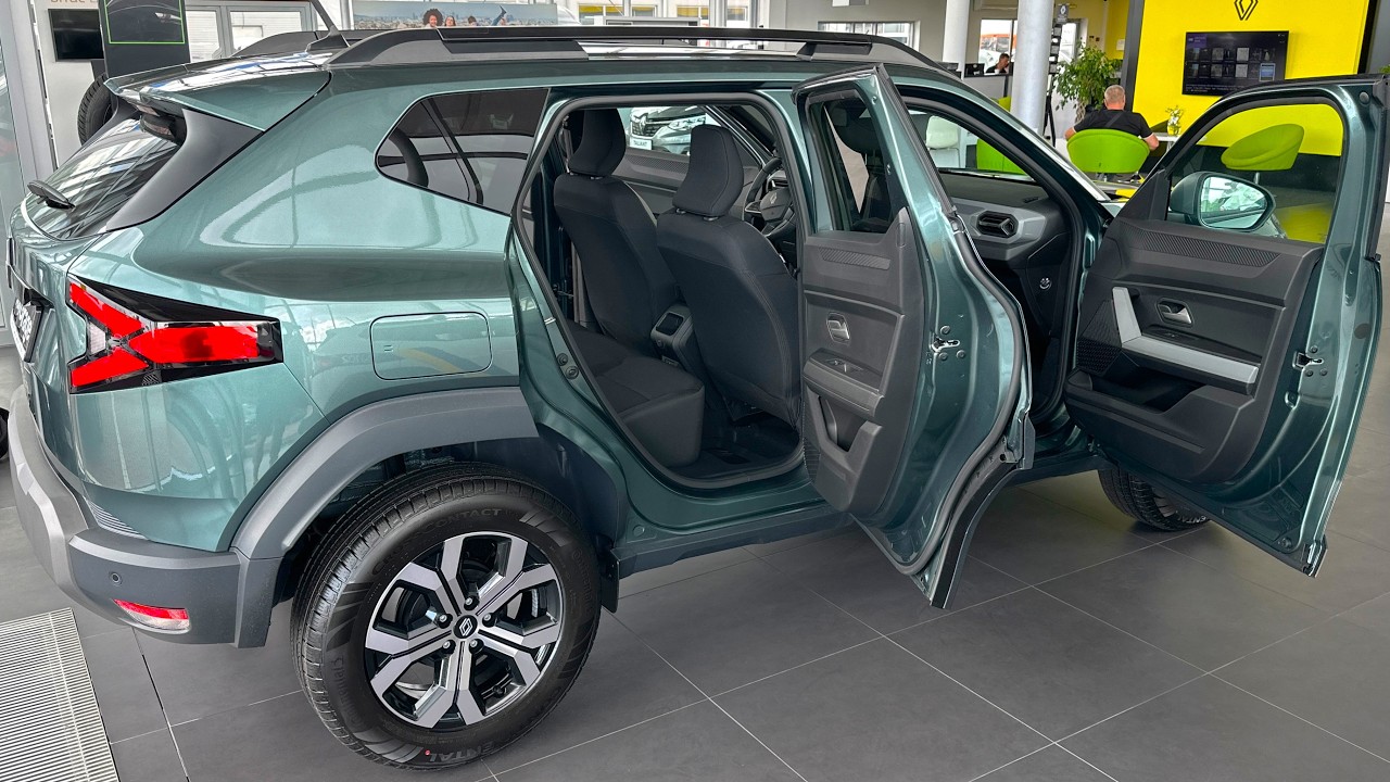 2026 Green Renault Duster Evolution - Візуальний Огляд 4K