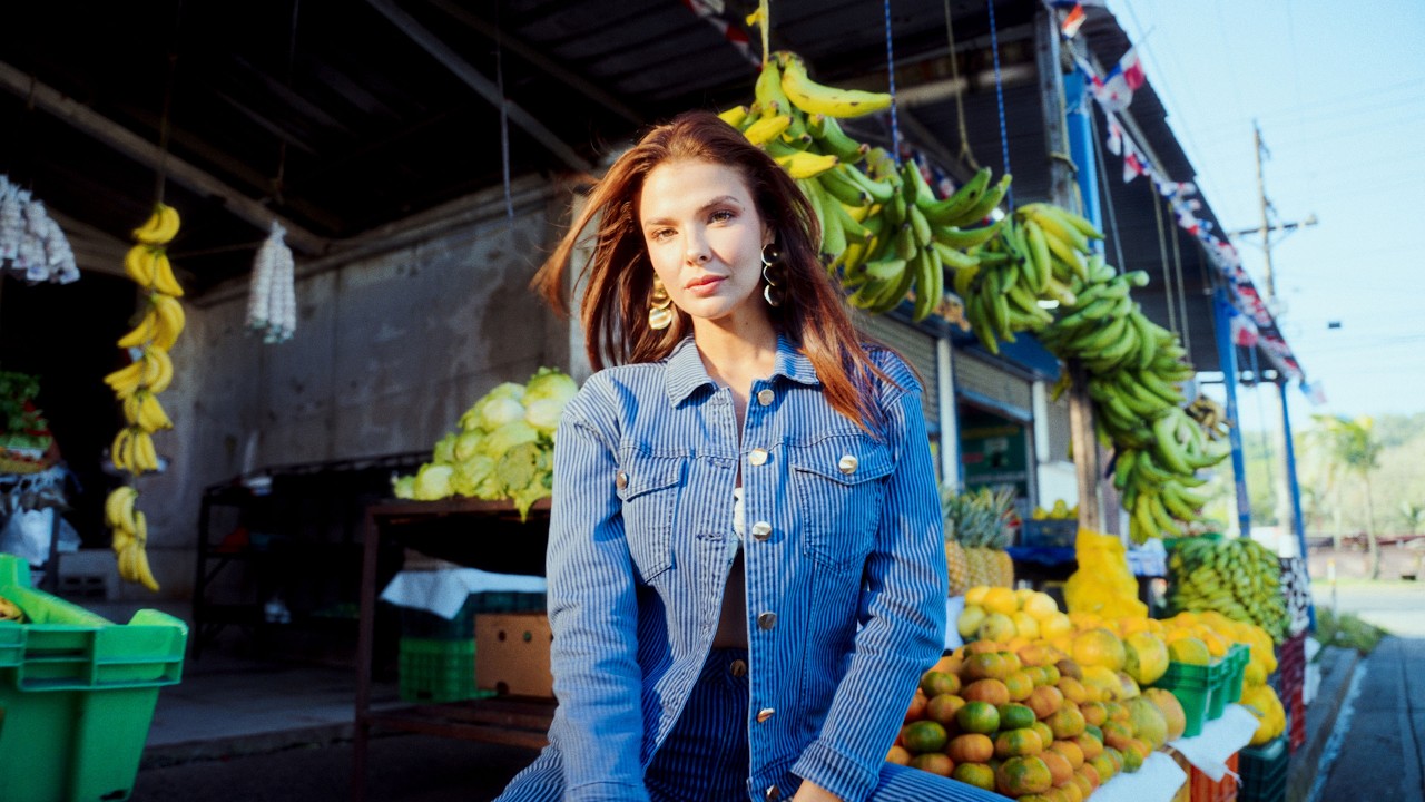 FASHION FILM - MISS UNIVERSE MAHYLA ROTH X LOVERS