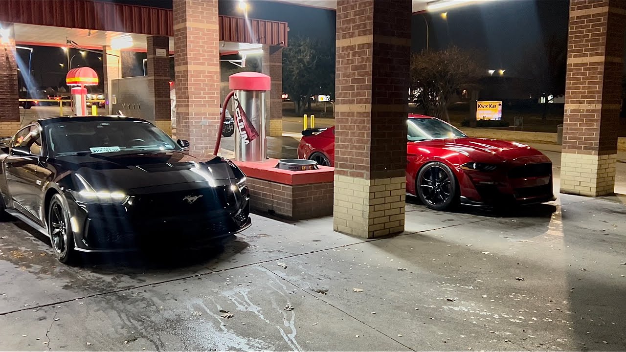 TWO LOUD 5.0 MUSTANGS RIDING AROUND ARLINGTON TX(short film)