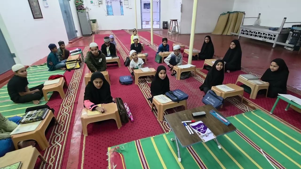 مدرسہ القدوس کے مکتب کے طلبہ کی قرآن خوانی و دعا