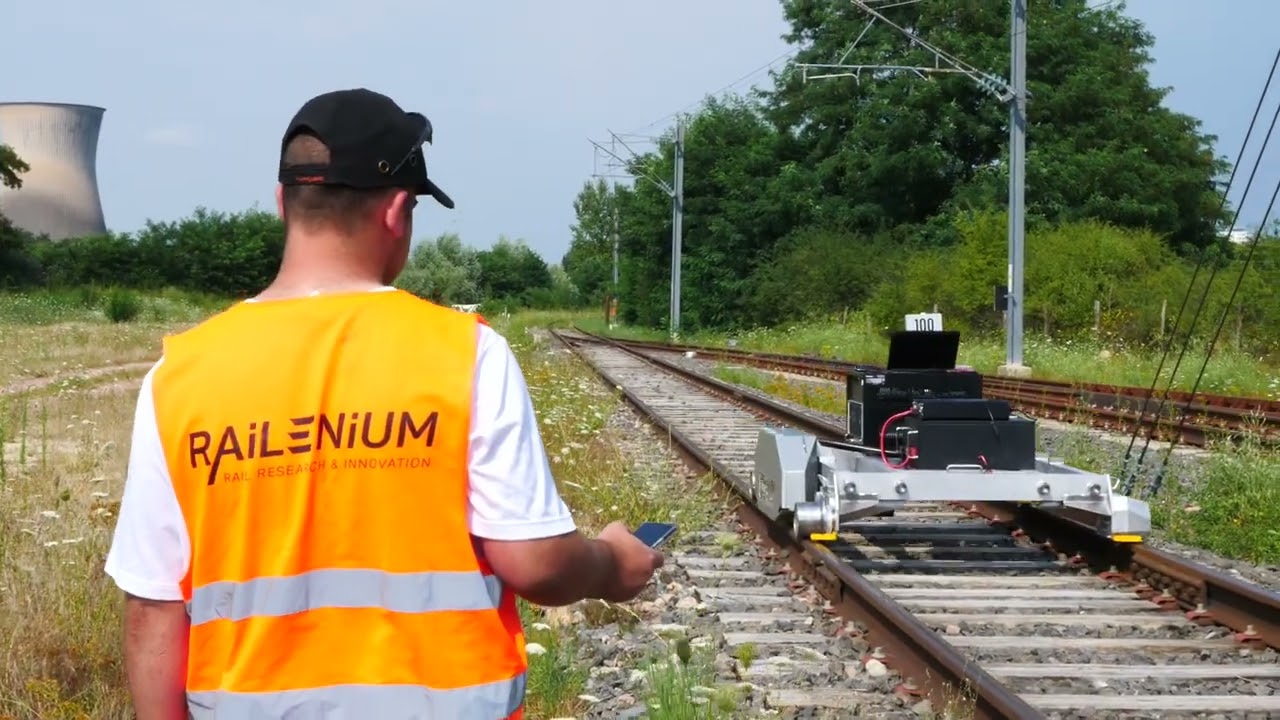 ElectroMagnetic Acoustic Transducer Trolley to detect defect on rail
