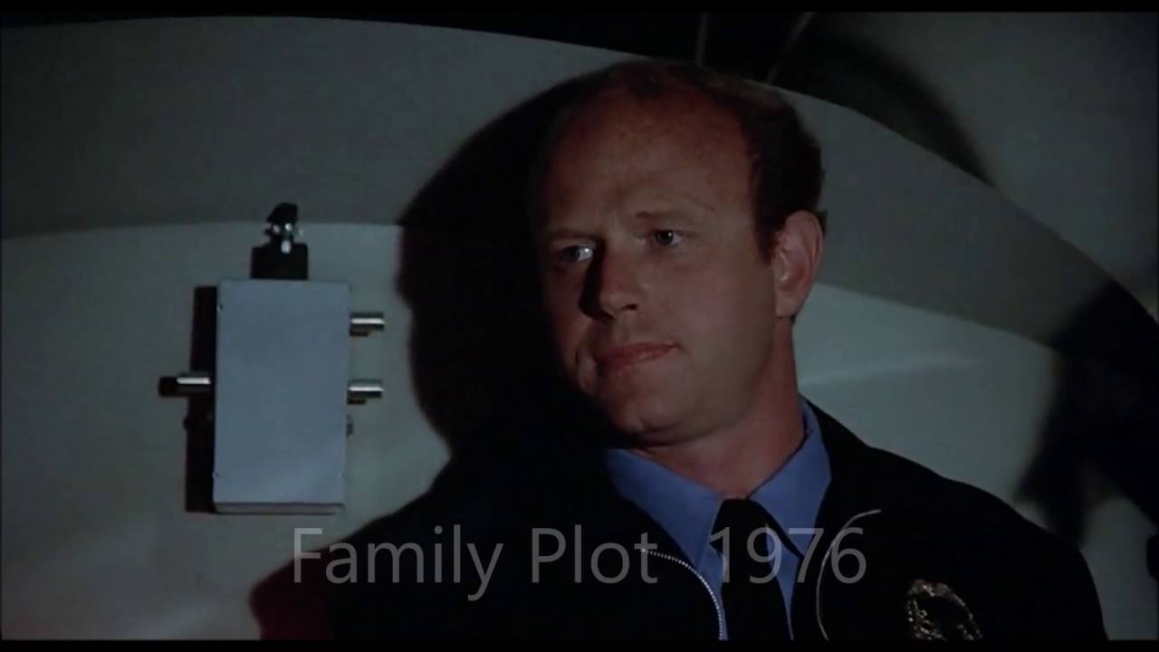 Family Plot  (1976)    scene
