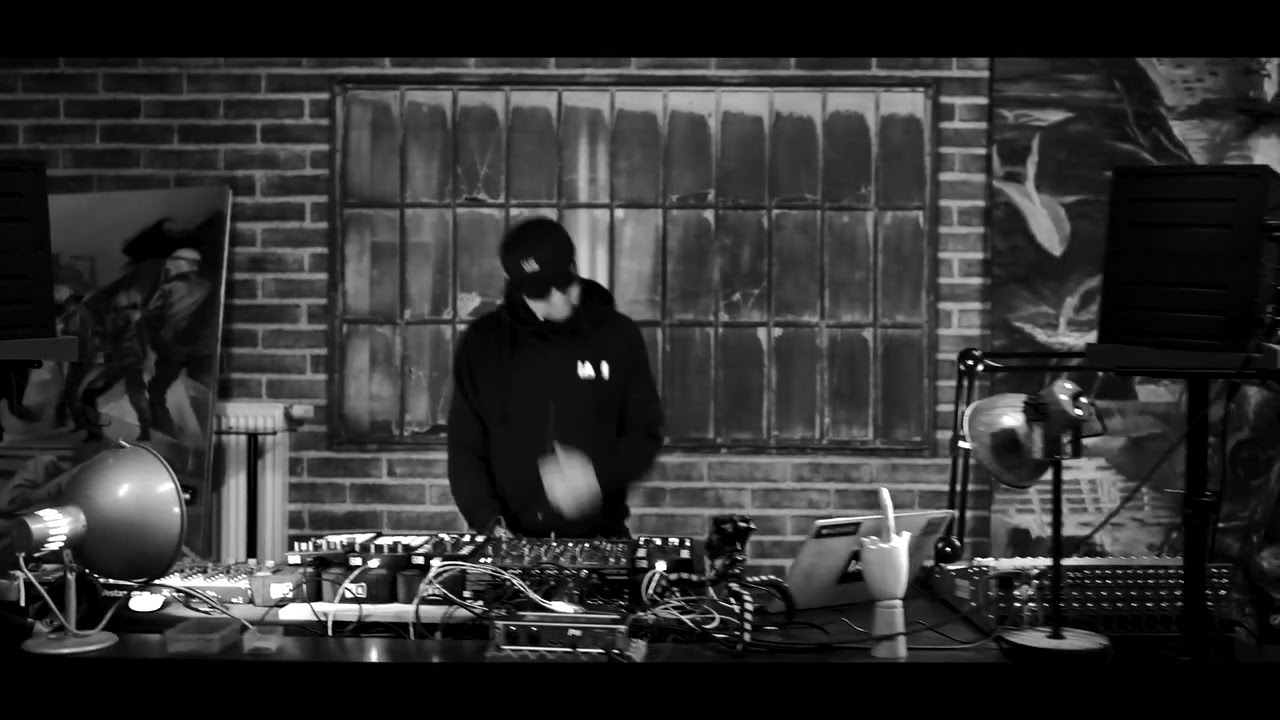 Alfred Heinrichs - Keep on talking to me Live Remix