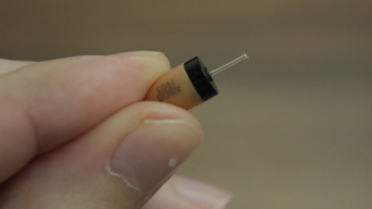 La plus petite oreillette invisible 6&thinsp;mm pour &eacute;couter discr&egrave;tement : O81