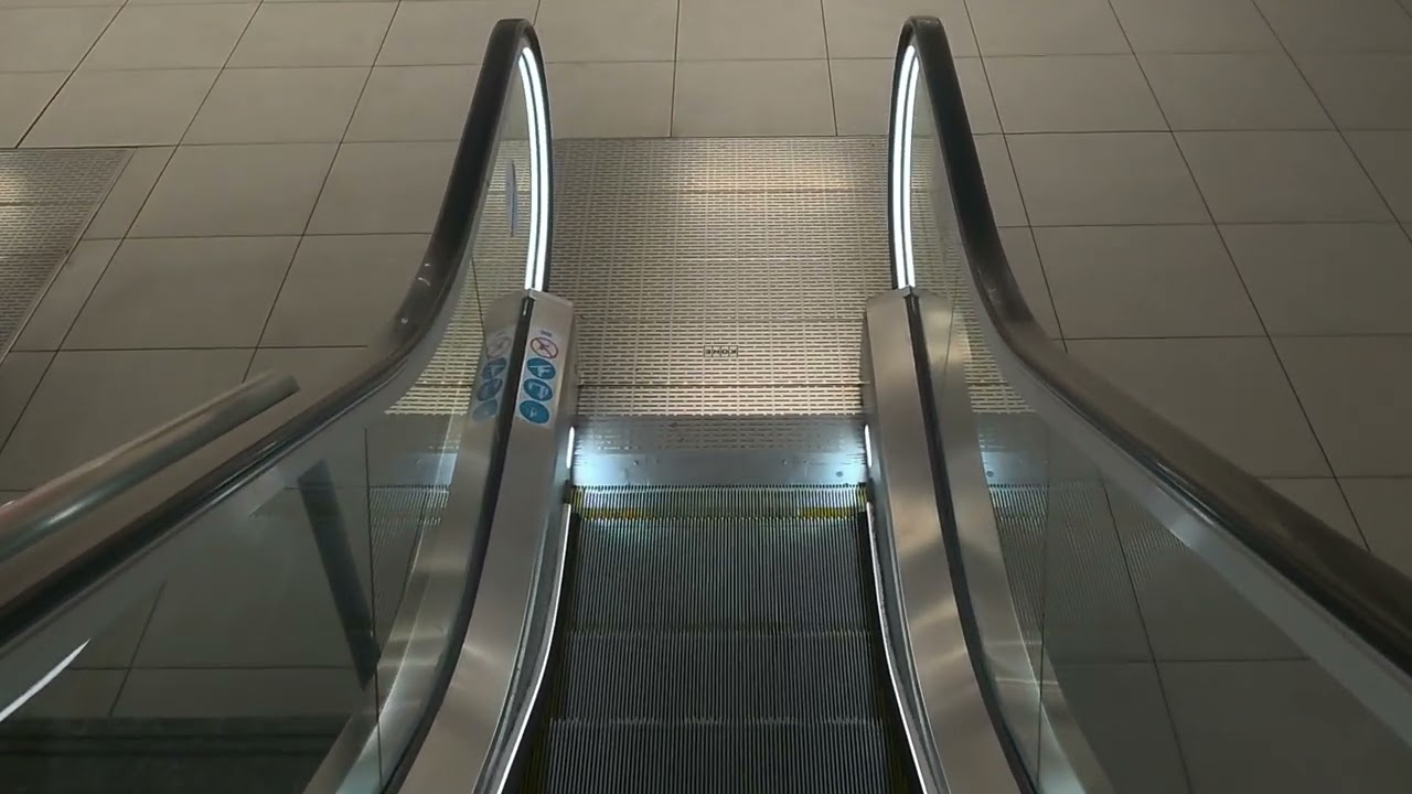 Hungary, Budapest Airport, 2X escalator