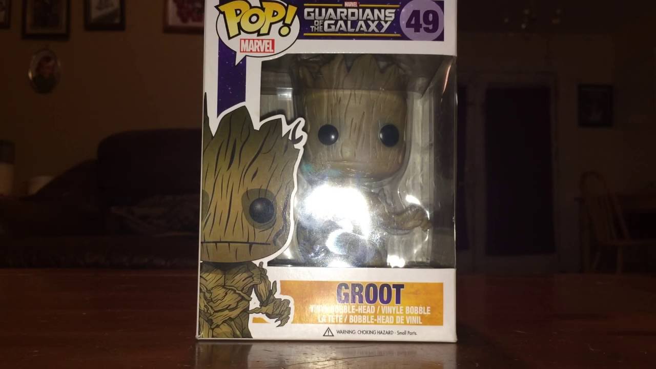 Groot bobble-head unboxing