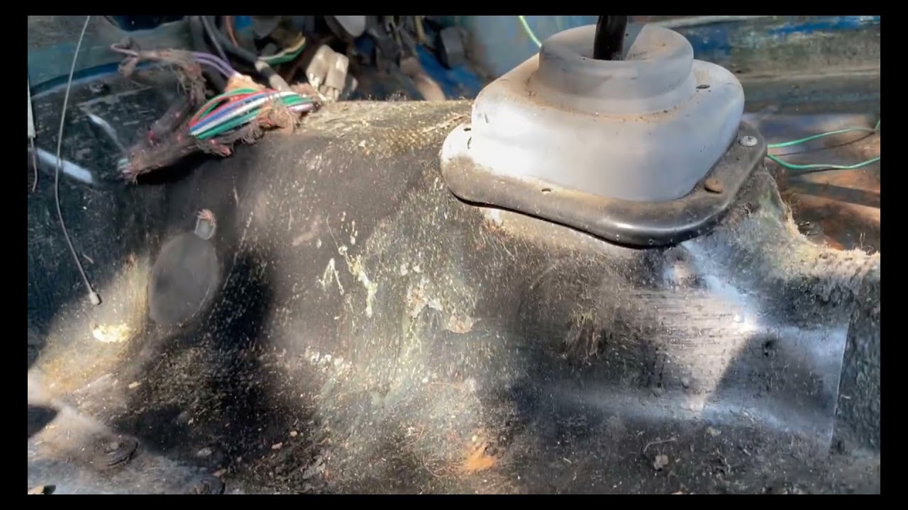 Morris Minor Floor Finishes and Fasteners