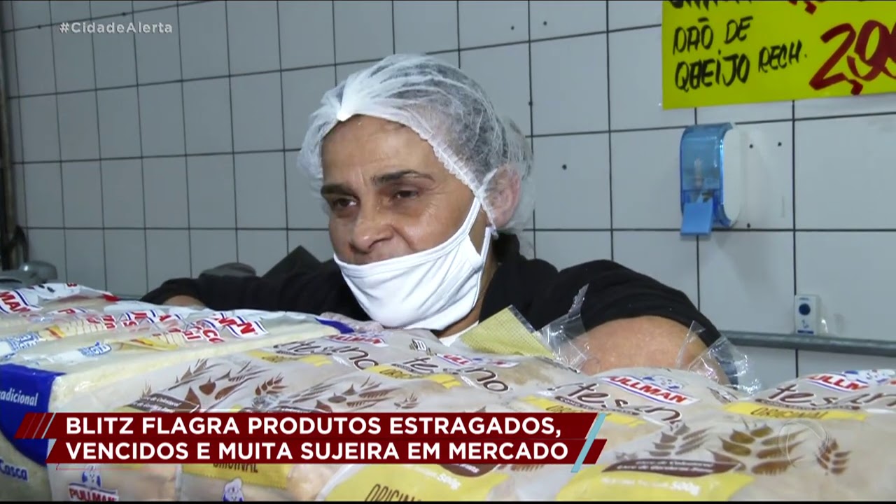 Mercado que vendia produtos vencidos passa por fiscalização