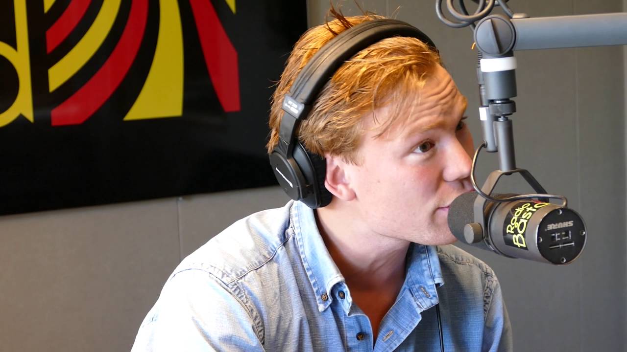 Intervju och livespelning med Jacob Douglas