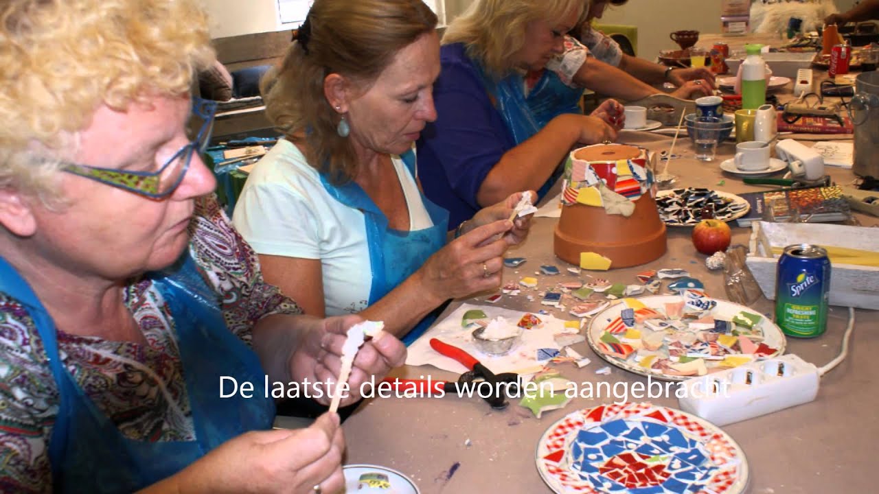 Workshop Mozaieken Gebruikte Materialen Zomer Academie Gemeente Almere 2014
