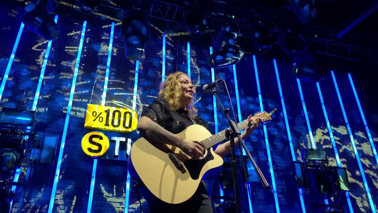 Anneke van Giersbergen 