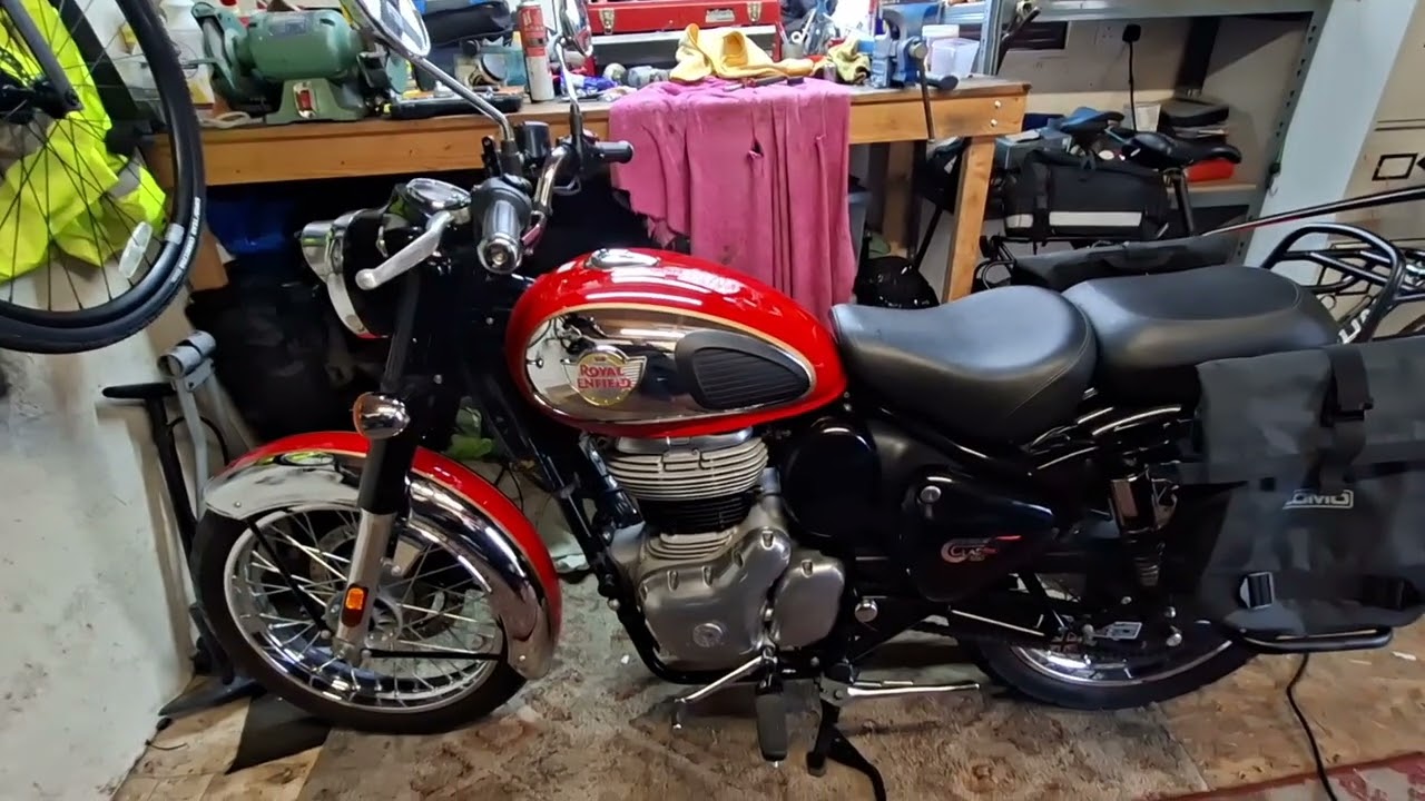 Мотоцикл Royal Enfield Classic 350, техобслуживание после 3000 миль пробега. Возможно, лучший мот...