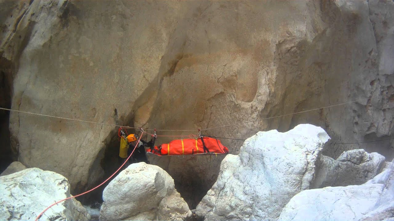 BOMBEROS JAEN SIMULACRO RESCATE EN CAÑONES