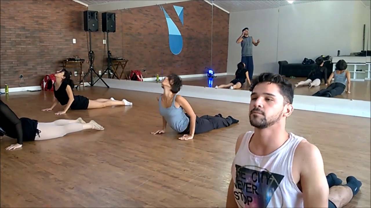 Exercícios Dança Contemporânea com Rodrigo Vieria