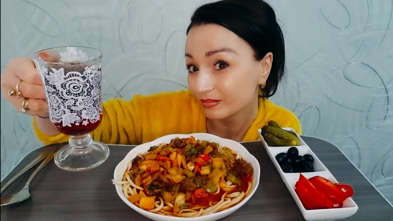 Уйгурский Лагман💦 9 марта🌺🤩#mukbang#kristinakiss#food#