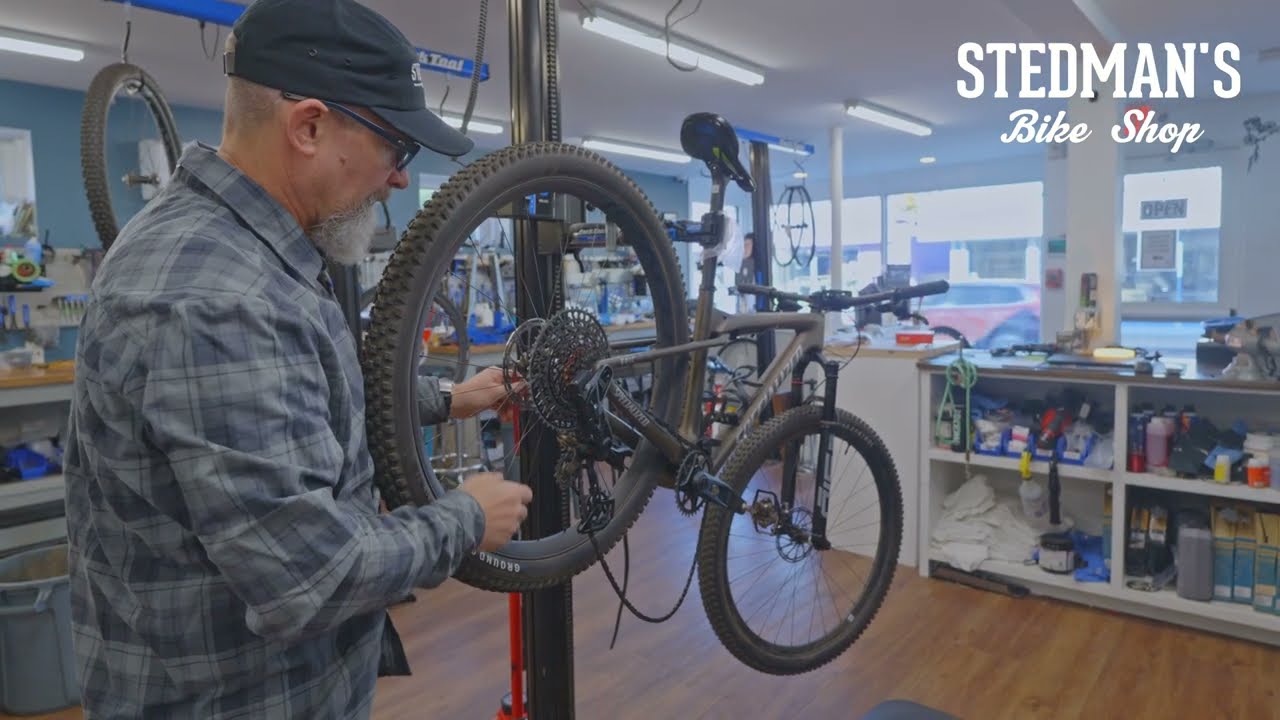 How to Remove a Rear Wheel with SRAM AXS Transmission Derailleur