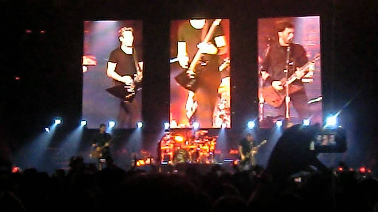 Nickelback - 'Burn It to the Ground' Live at Madison Square Garden, NYC