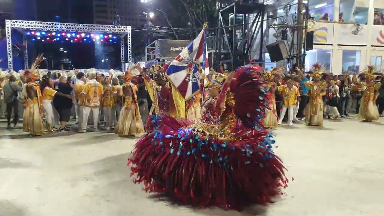 União da Ilha do Governador 2022 - Esquenta e Início de Desfile