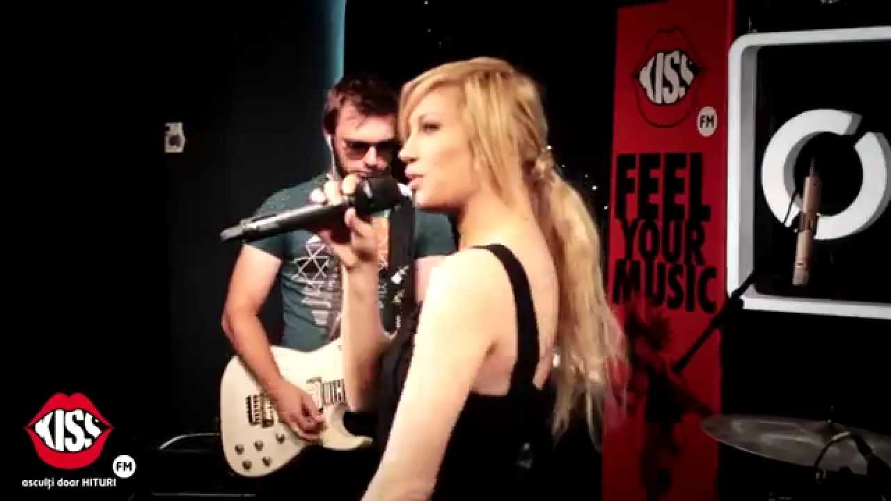 Lora -  Floare la ureche (Live @ KissFM)